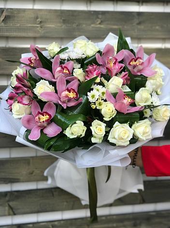Букет цветов из: Розы и Хризантемы в Мурашах