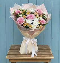 Букет цветов из:  Гвоздики, Орхидеи и Розы в Мурашах