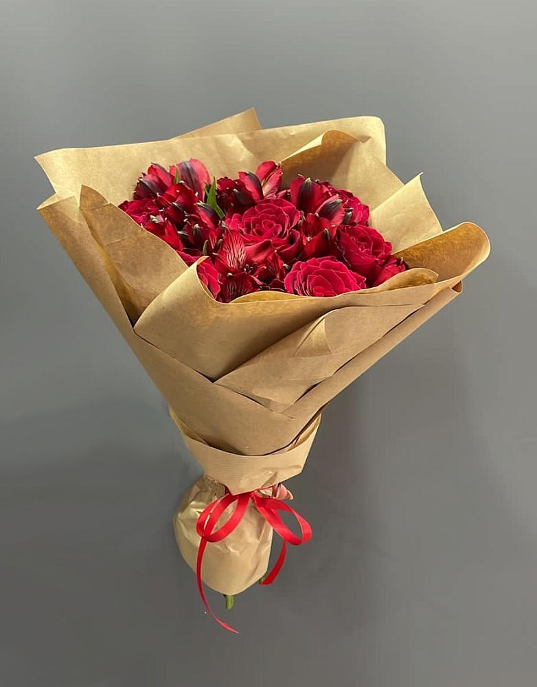 Букет цветов из: Альстромерии и Розы в Мурашах