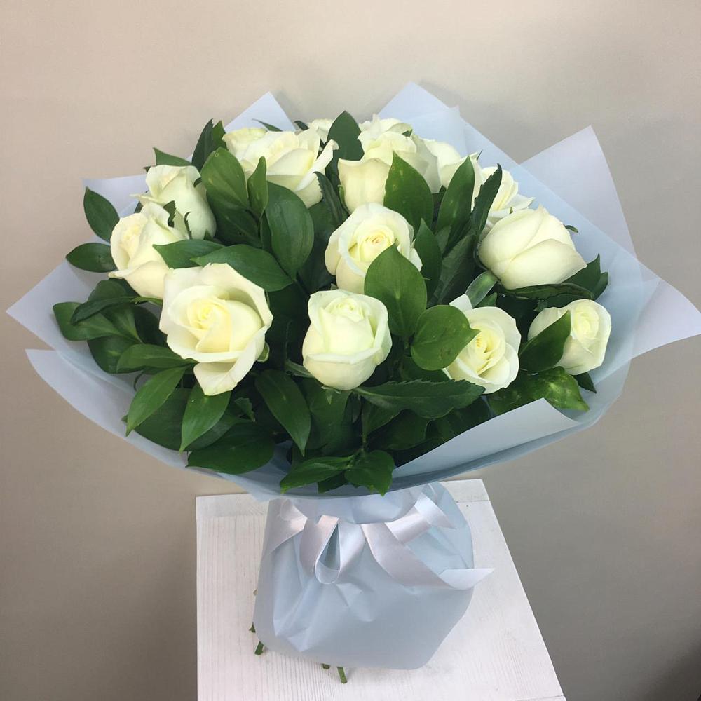 Букет 15 Белых роз Проуд в Мурашах