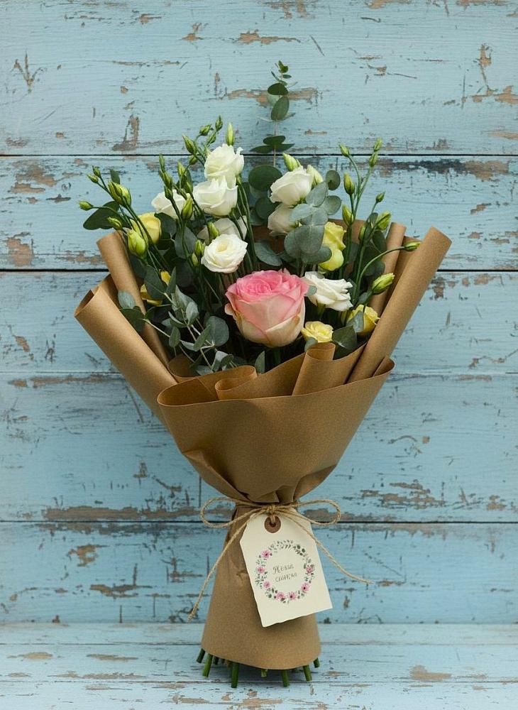 Букет цветов из: Розы и Лизиантусы в Мурашах