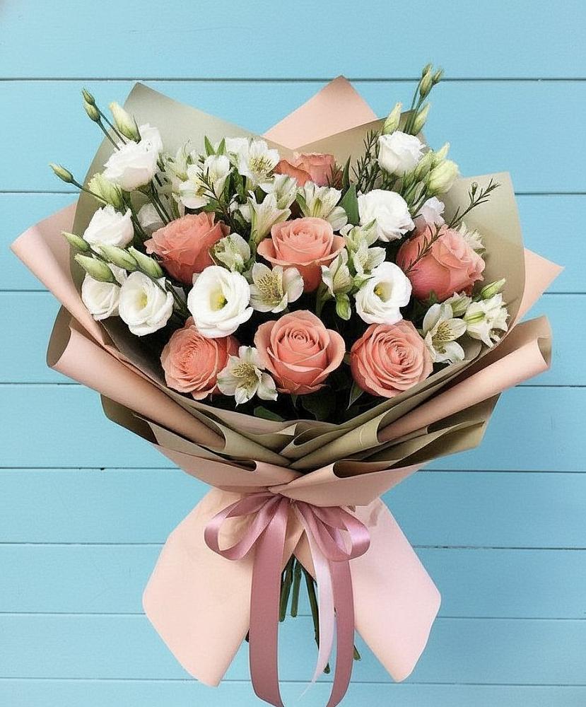 Букет цветов из: Розы, Альстромерии и Лизиантусы в Мурашах