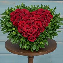 Цветочная композиция из Розы в виде сердца #REPLACE_PRED# Мурашах