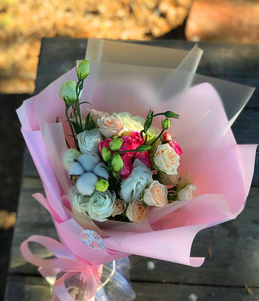 Букет цветов из: Розы и Лизиантусы в Мурашах