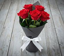 Букет 5 Красных роз Эдлесс Лав в Мурашах