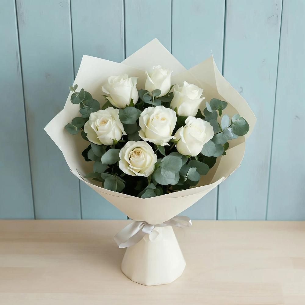 Букет Белые розы в Эвкалипте в Мурашах