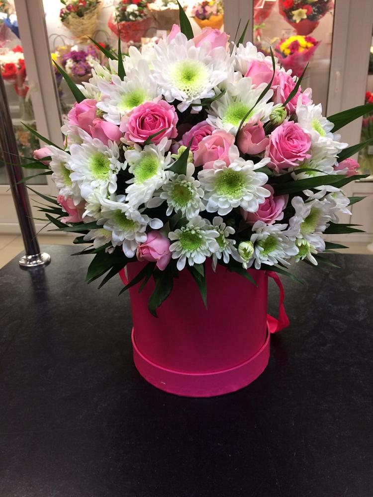 Цветочная композиция из Розы и Хризантемы в шляпной коробке в Мурашах