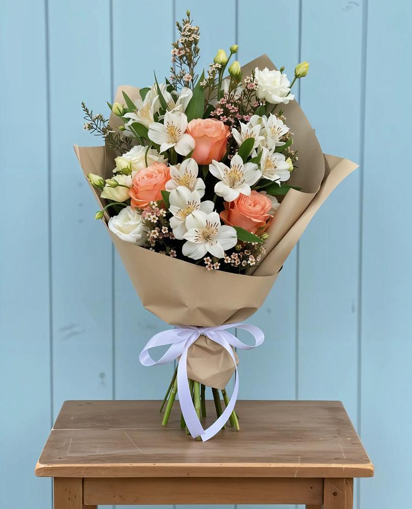 Букет цветов из: Альстромерии, Лизиантусы, Розы и Хризантемы в Мурашах