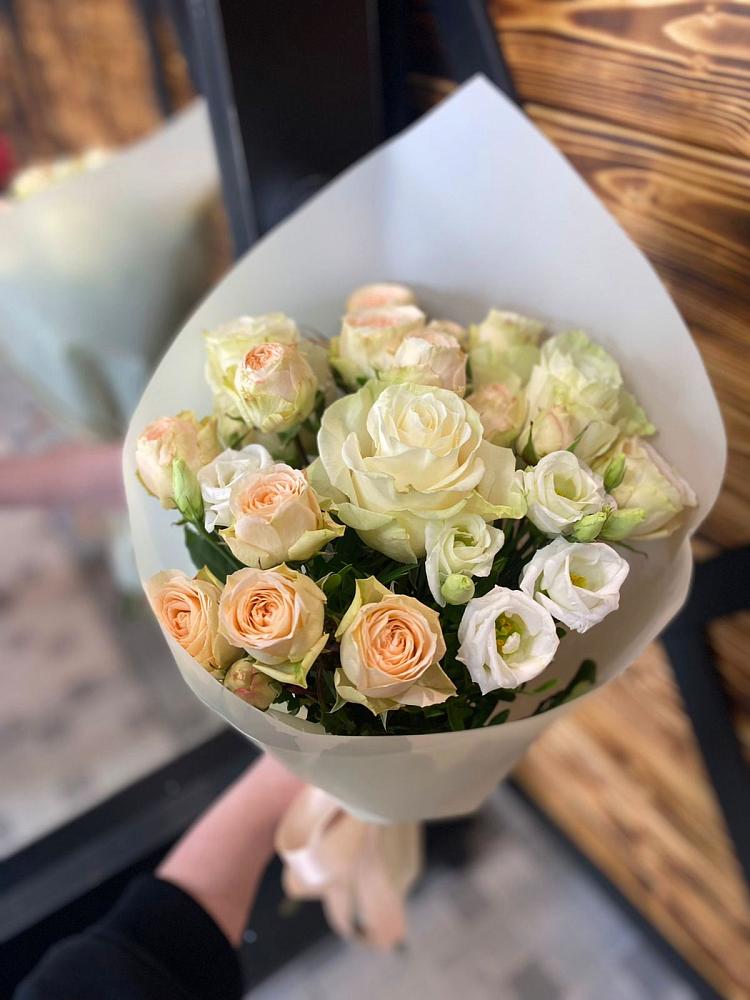 Букет цветов из: Розы и Лизиантусы в Мурашах