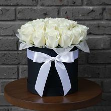 Цветочная композиция из Розы в шляпной коробке в Мурашах